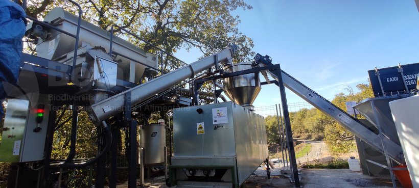 Innowacyjna pilotażowa instalacja do przetwarzania gnojowicy na fermie świń.